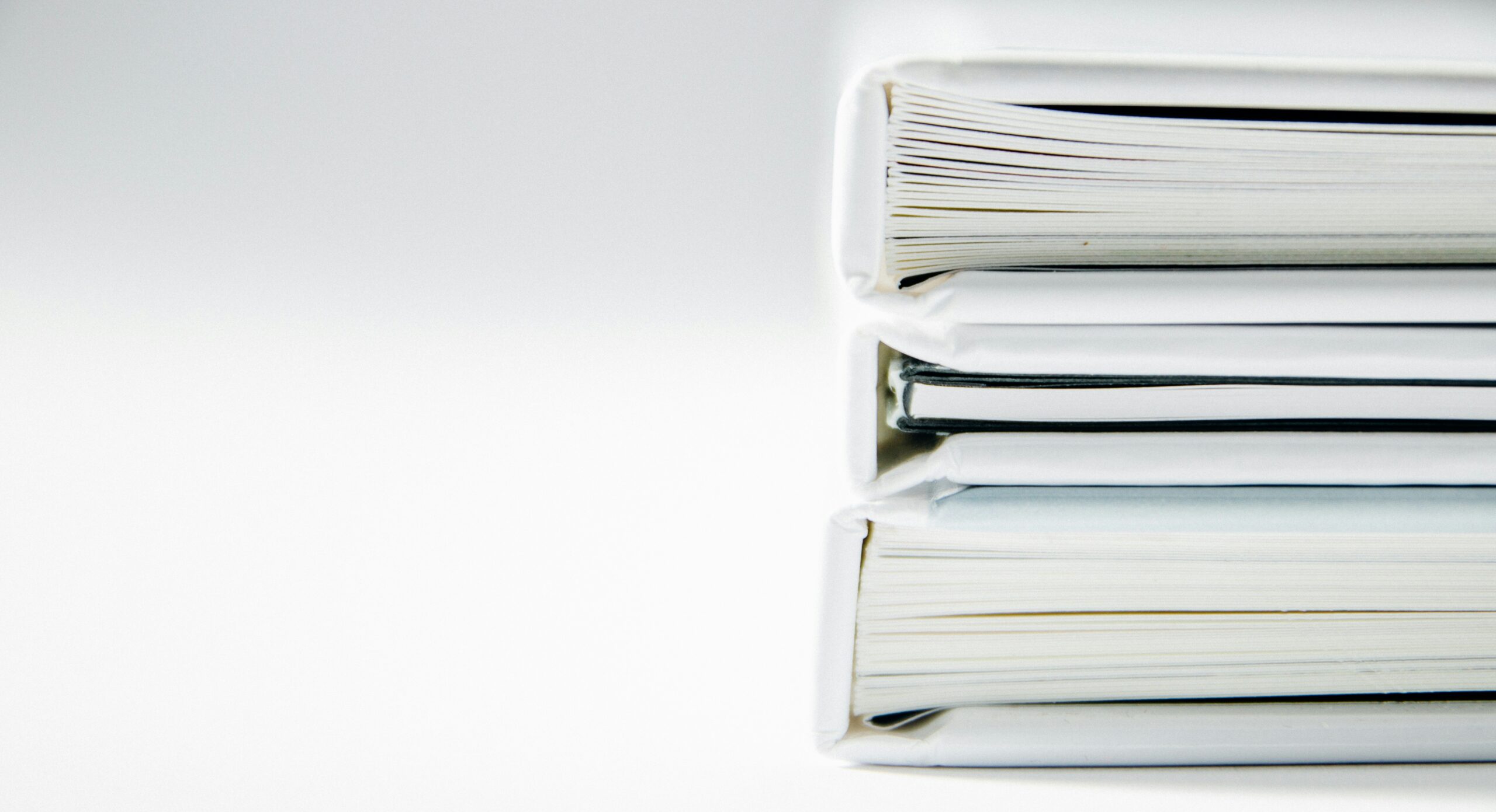 beatriz-perez-moya-XN4T2PVUUgk-unsplash best book store kochi
